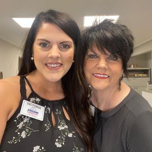 Meet your Posher, Victoria & Gwinna